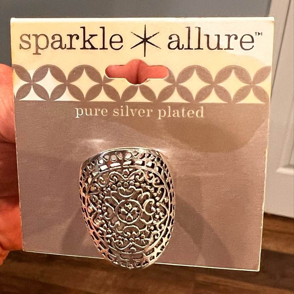 NWT Sparkle Allure Cocktail Ring Size 7